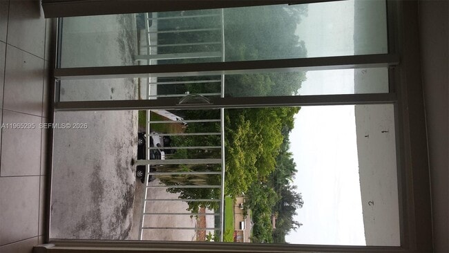 Foto del edificio - 492 NW 165th St