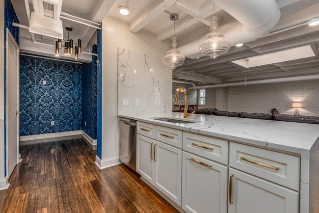 Building Photo - 32 Peachtree St NW