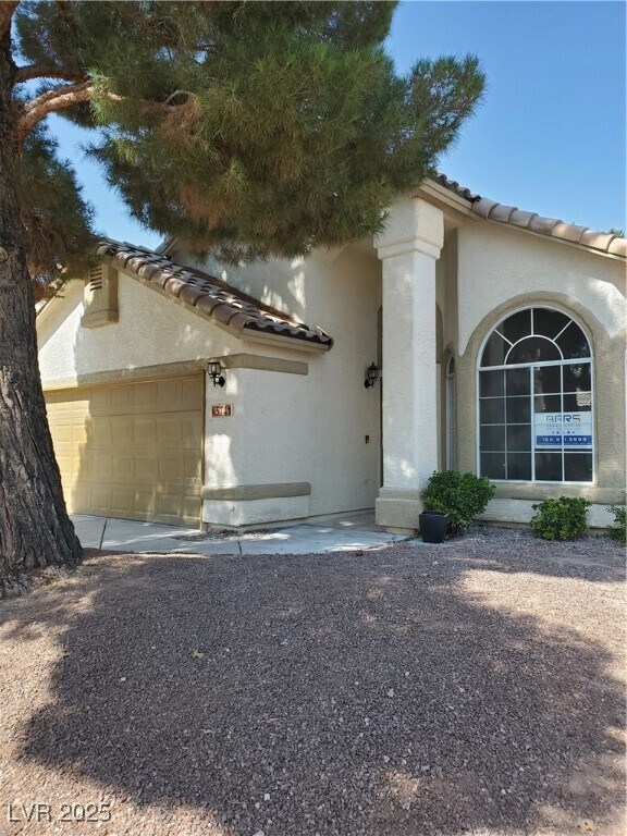 Building Photo - 5741 Heatherwood St