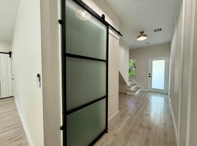 Foto del edificio - 1035 NW 2nd Ave
