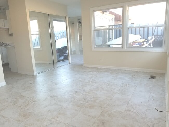 Foto del edificio - 1751 Queensbury Cir