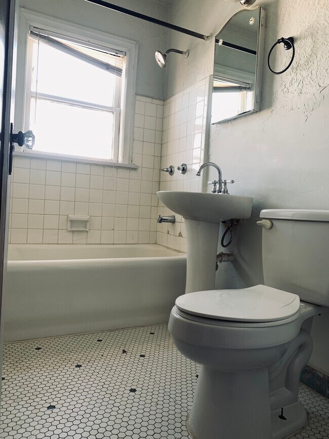 Foto del edificio - 2609 NW 12th St