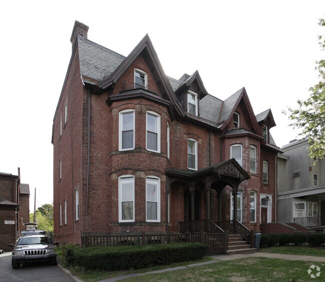 Building Photo - 88 Livingston St