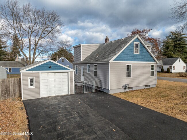 Building Photo - 26-28 Leto Rd