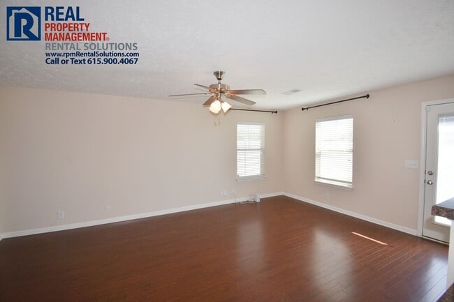 Building Photo - Wonderful 3 bedroom 2.5 bath home in a gre...