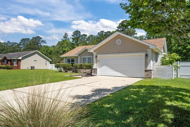 Foto del edificio - Park West Beauty! 3-Bedroom Home with Screened Porch and Fenced Backyard