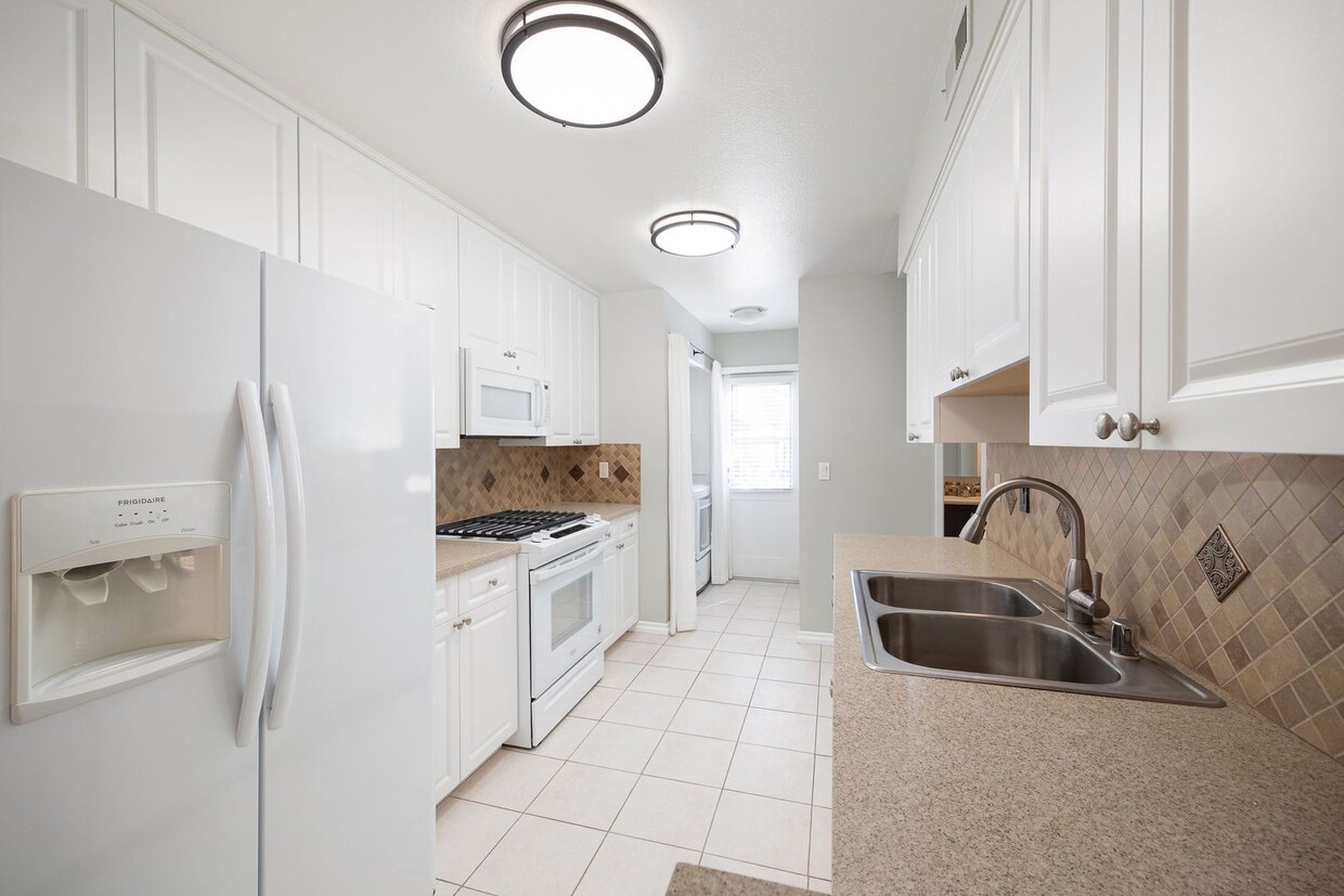 Primary Photo - Price Reduced to $2,995 - Gorgeous updated...