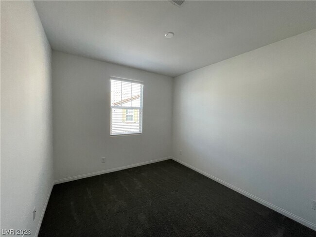 Foto del edificio - 614 Sedum Ave.