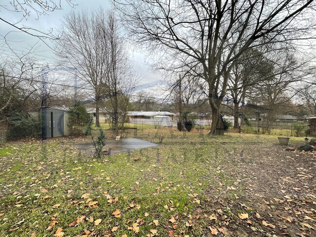 Building Photo - Updated NLR home