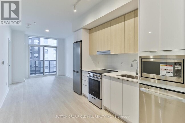 Building Photo - 5105 Hurontario St