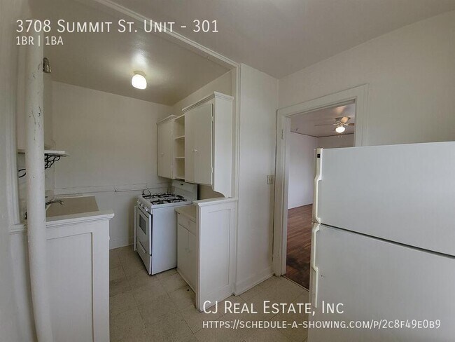 Building Photo - 3708 Summit St