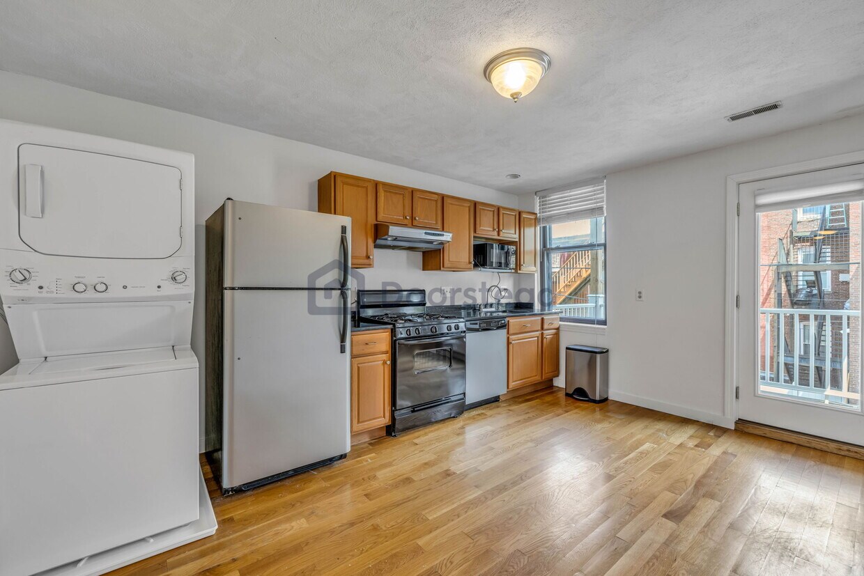 Foto principal - 192 Athens St
