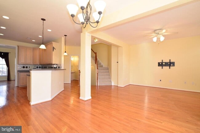 Building Photo - 43799 Maison Blanc Square