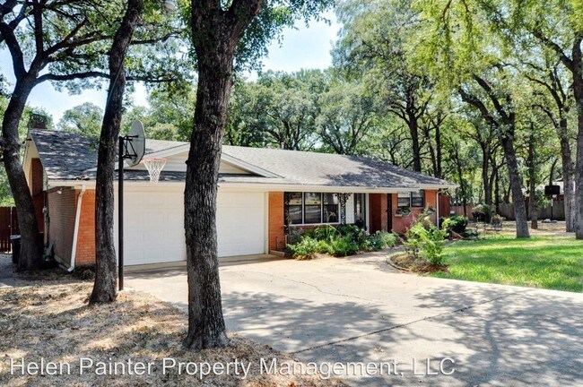 Building Photo - 1709 Montclair Dr