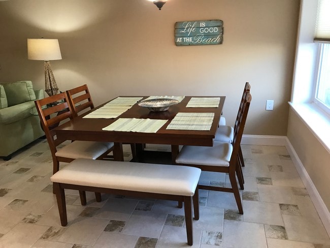 dinning area - 101 S Frankfort Ave