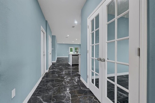 Building Photo - 898 Rd 3556