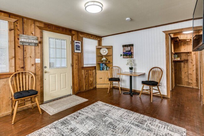 Foto del edificio - 4973 Cottonwood Ct