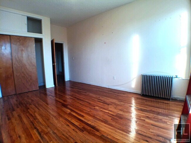 Building Photo - Sunny Three Bedroom on Pitkin Avenue - Bro...