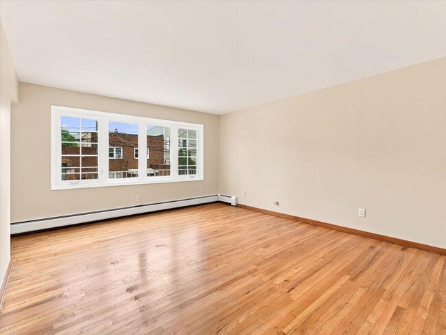 Building Photo - 89 Bleecker St