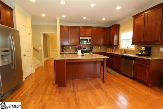 Foto del edificio - 204 Wild Meadow Dr