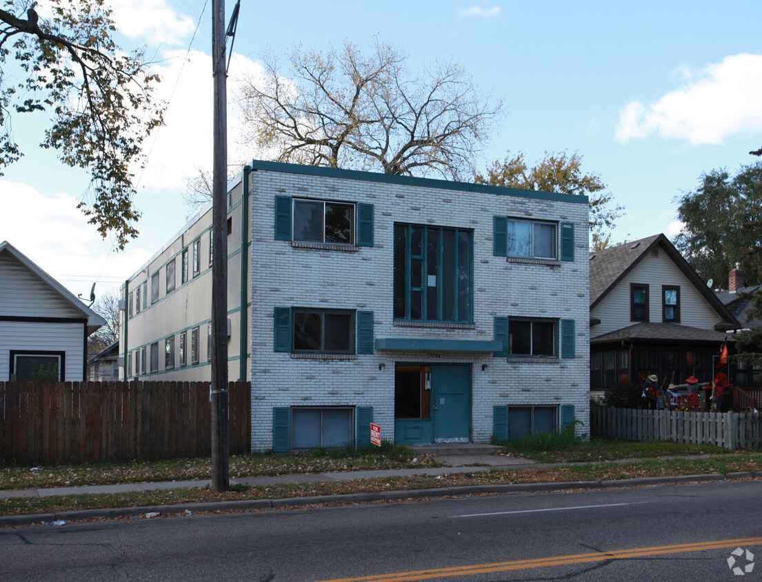 Building Photo - 3736 Cedar Ave S