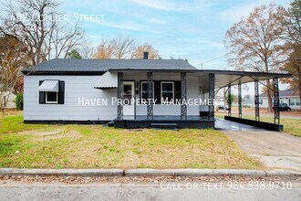 Building Photo - 402 Collier St