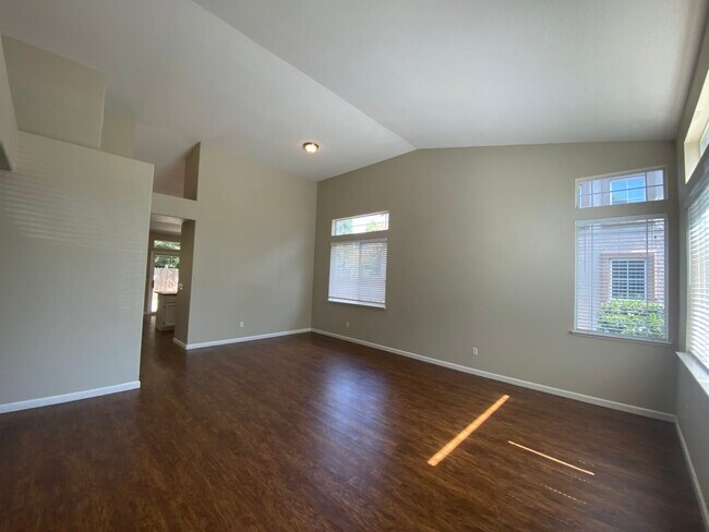 Building Photo - 4038 Moraine Ct