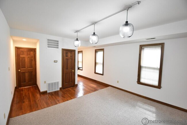 Living room - 37 E Russell St