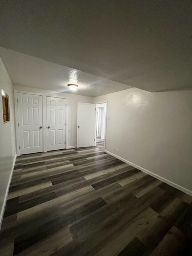 Building Photo - Cozy Single Story 2 bedroom and 1 bath hom...