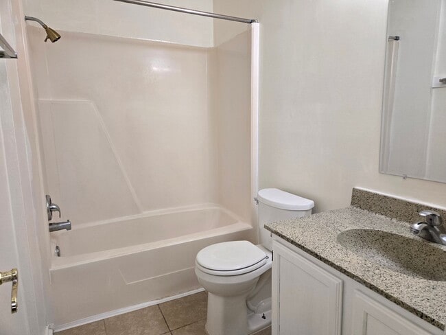 Building Photo - 1106 Buttercup Cir