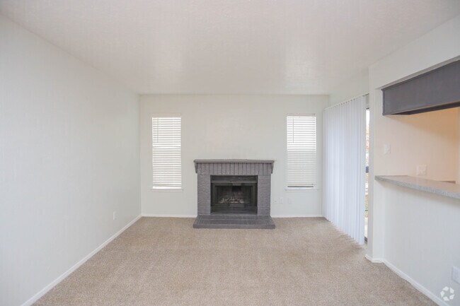 1BR, 1BA - 637SF - Madera - Pleasant Creek Apartments
