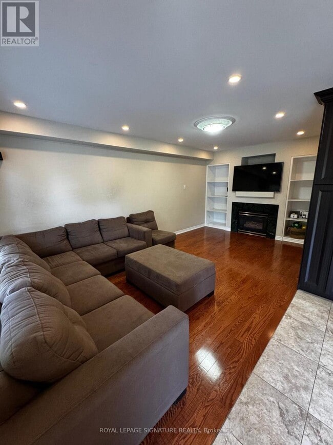 Building Photo - 5503 Landsborough Ave