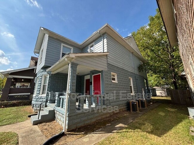 Photo - 67-69 W Hudson Ave House