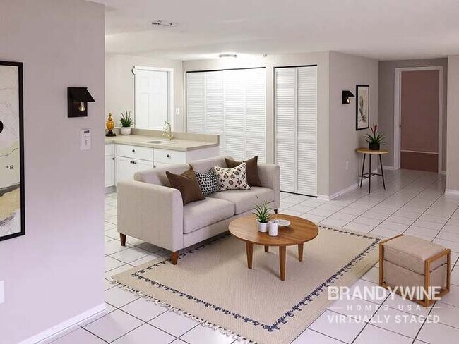 Building Photo - 10112 N Lantana Ave