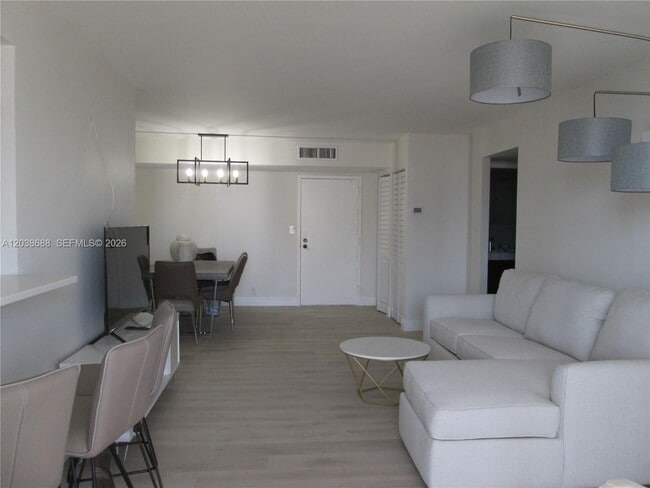 Foto del edificio - 290 174th St