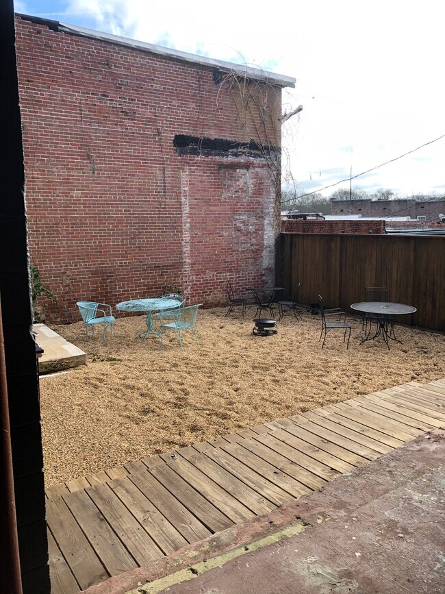 138 W Maud Ave Unit 2, Mendenhall, MS 39114 Apartments in Mendenhall