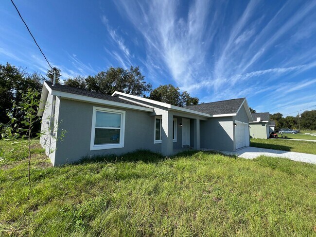 Foto del edificio - Ready to move-in October 18th! UPGRADED BR...
