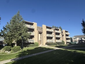 Building Photo - 88 W 50 S