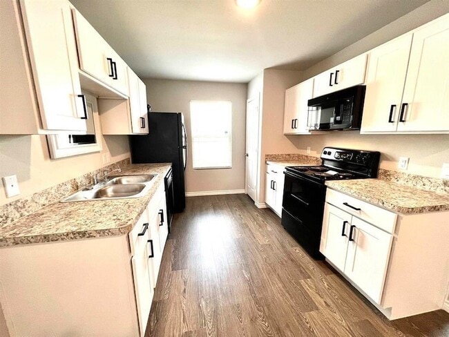 Building Photo - 1403 W Virginia St