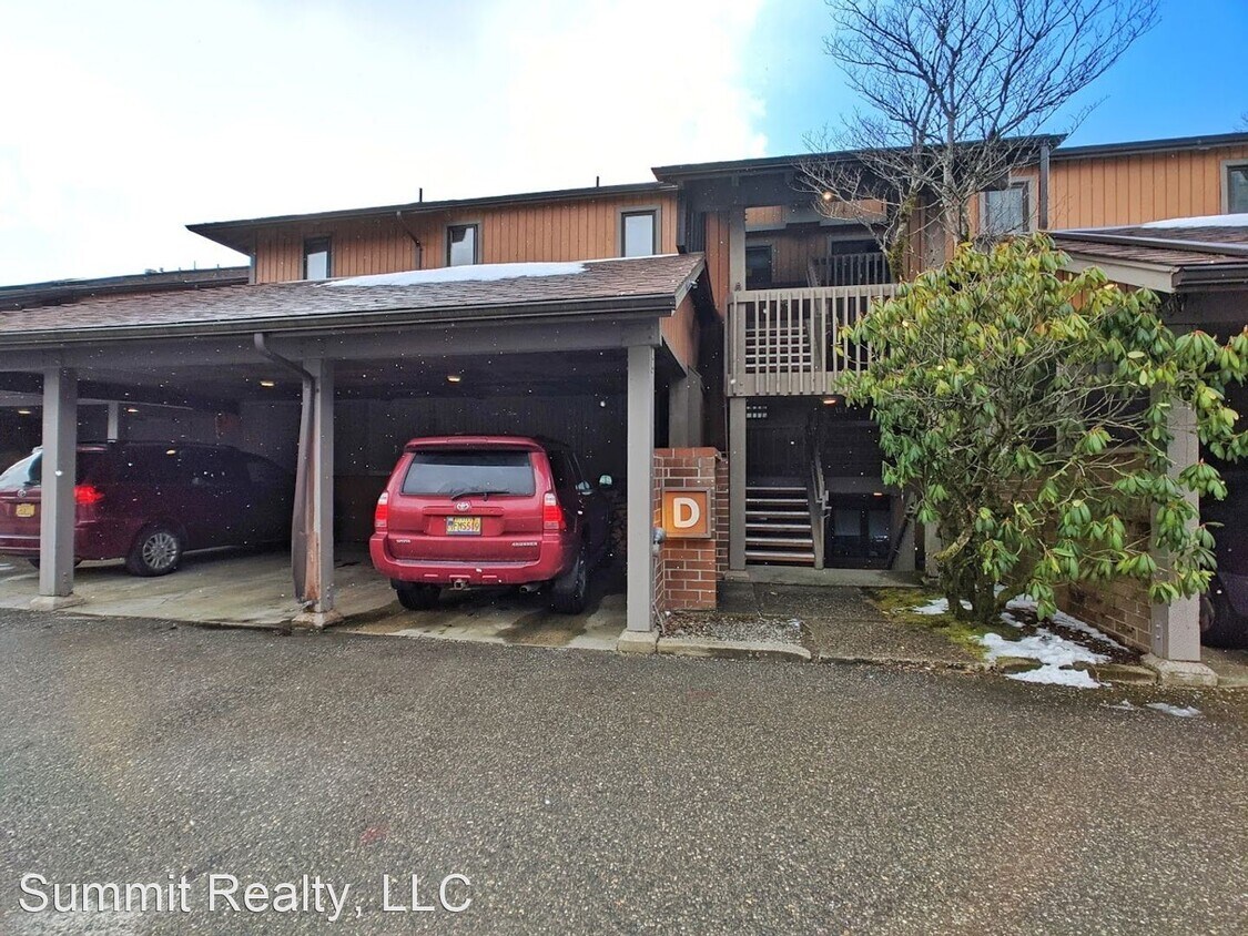 Studio, 2 bath House 800 F St D4 House for Rent in Juneau, AK