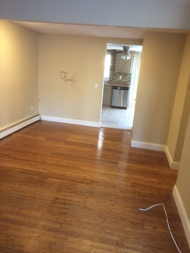 120 Stuyvesant Ave, Mastic, NY 11950 House Rental in Mastic, NY