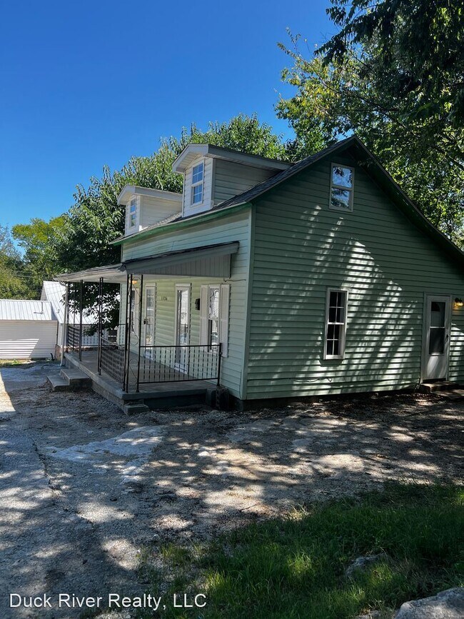 Building Photo - 3 br, 1 bath House - 1026 1/2 Bridge St