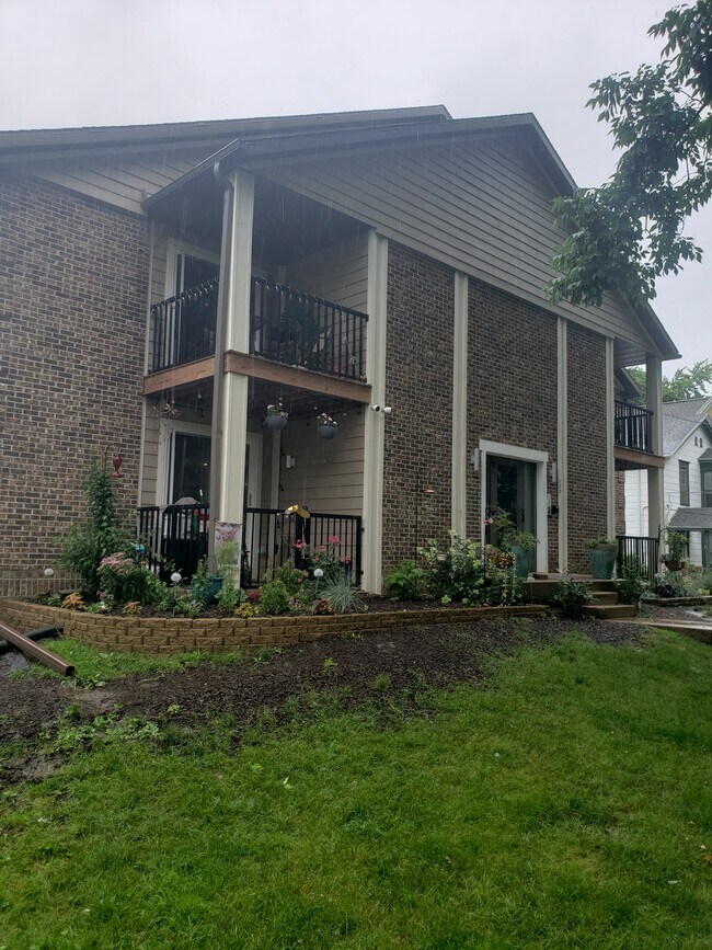 Building Photo - 141 N Franklin St