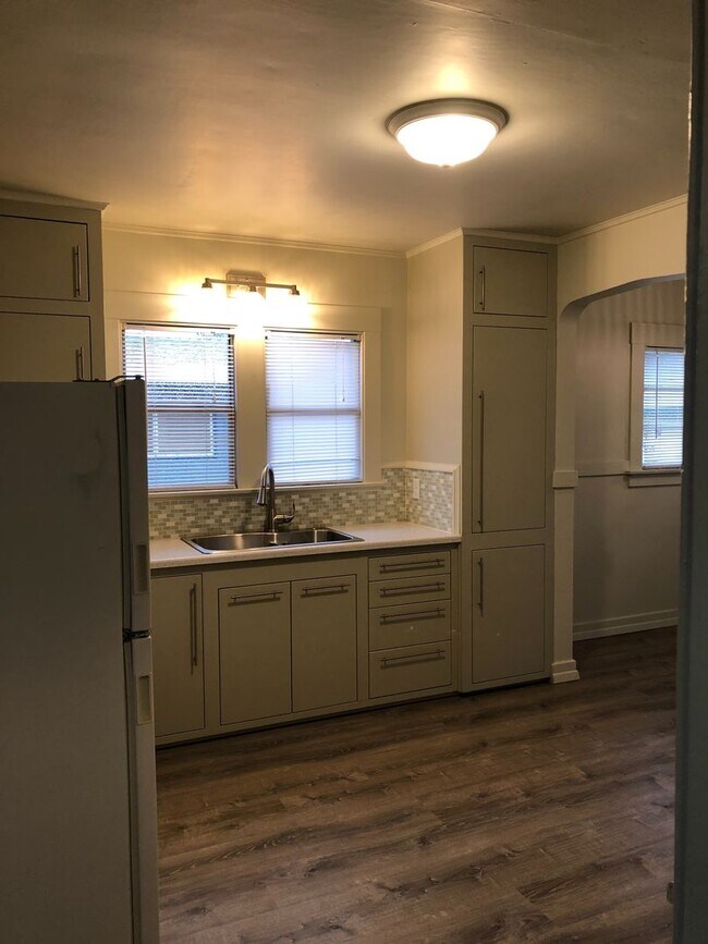 Foto del edificio - 2 Bedroom, 1 Bath Eureka Bungalow