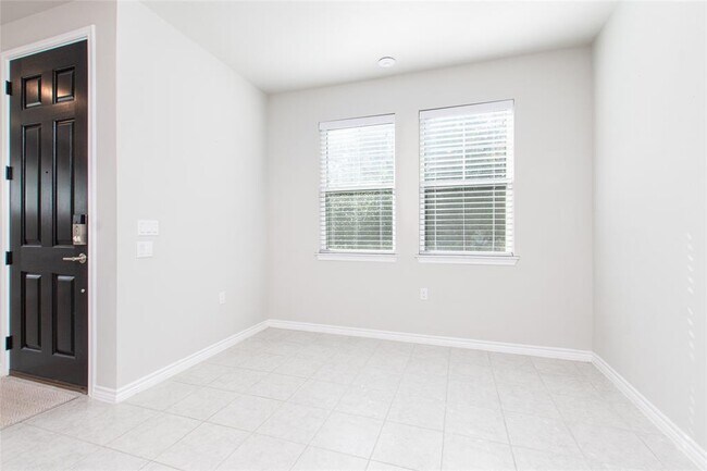 Building Photo - 121 Lafitte Dr