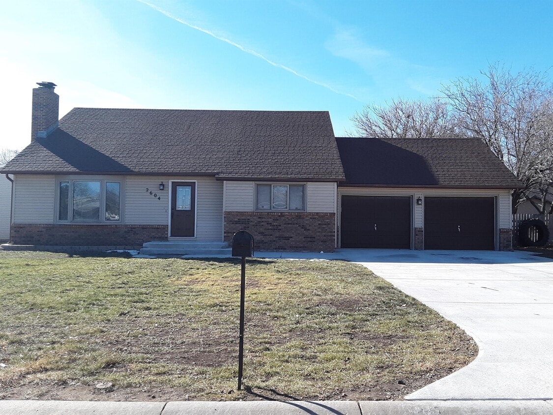 2604 Bret Ave, Salina, KS 67401 House Rental in Salina, KS