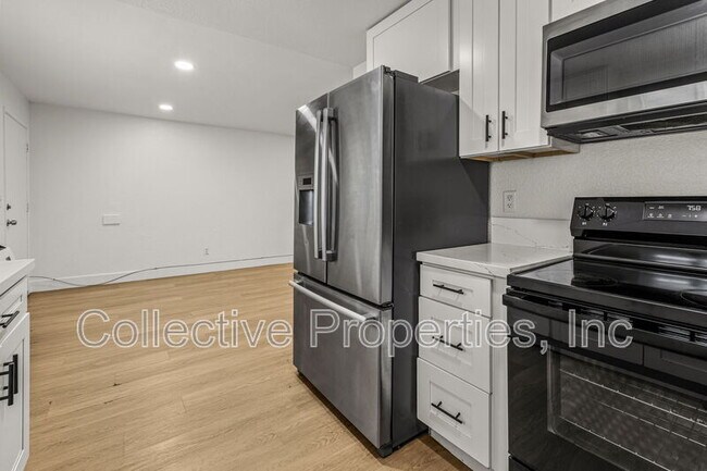 Foto del edificio - 3965 Logan Ave