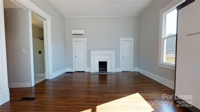 Foto del edificio - 428 Hawthorne Ln