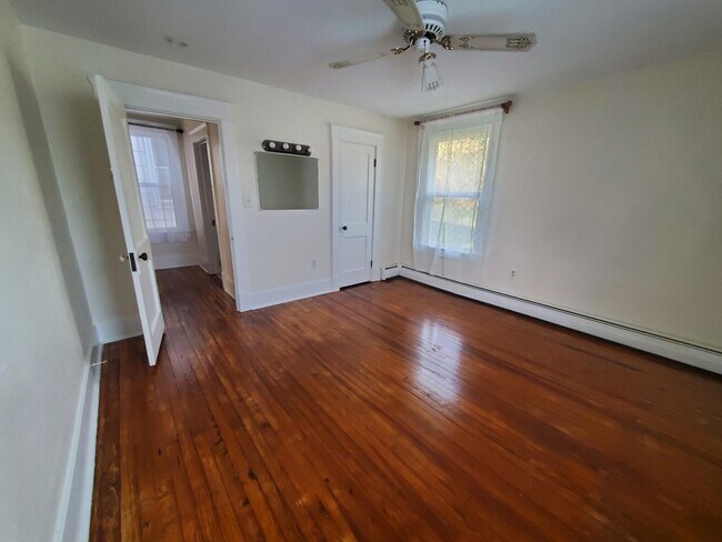 Building Photo - 623 Patterson Ave