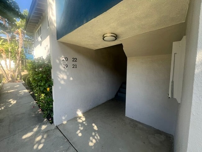 Building Photo - 6301 Coldwater Canyon Ave